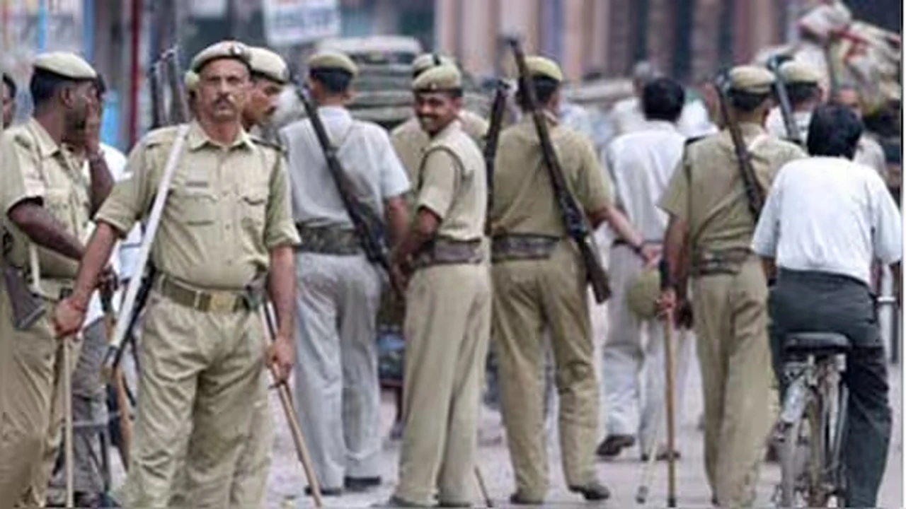 Epic Showdown: 32 Lakh Compete for 60,000 Posts in UP's Historic Police Exam